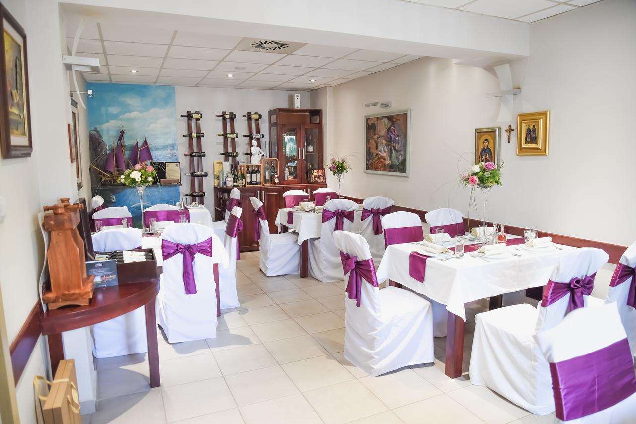 Hotel Mk, Plavi Restoran, Loznica Ngoại thất bức ảnh
