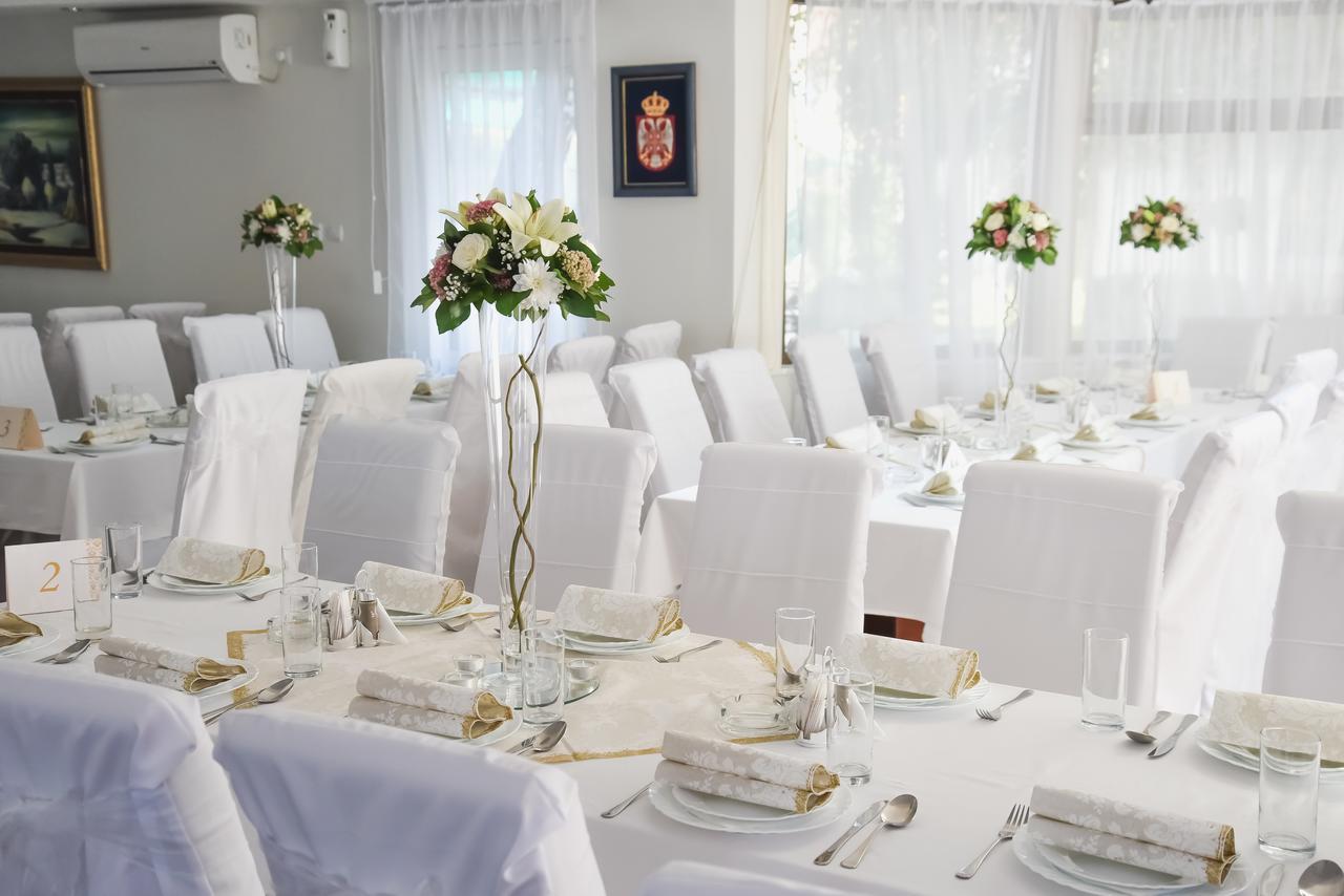 Hotel Mk, Plavi Restoran, Loznica Ngoại thất bức ảnh