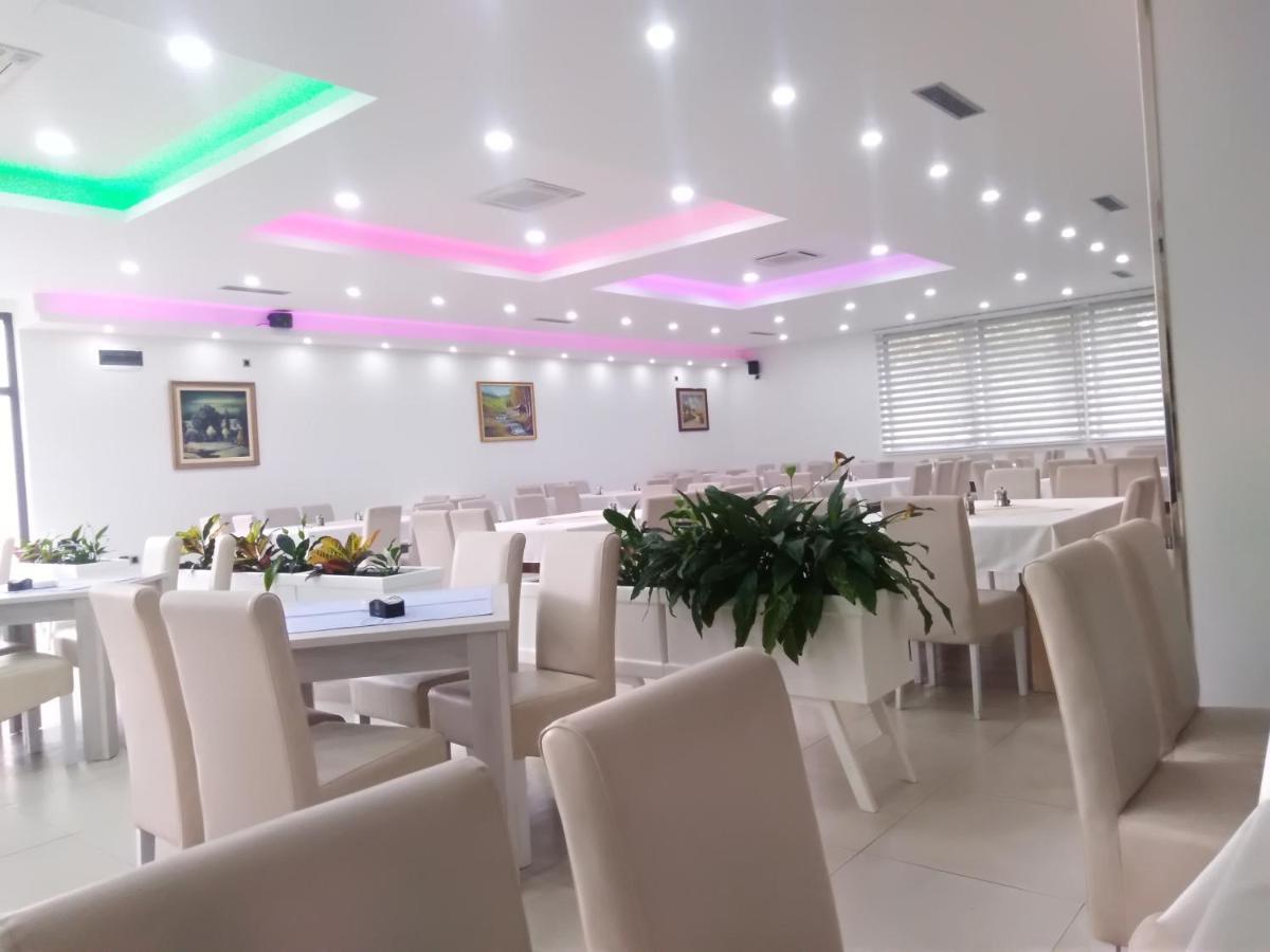 Hotel Mk, Plavi Restoran, Loznica Ngoại thất bức ảnh